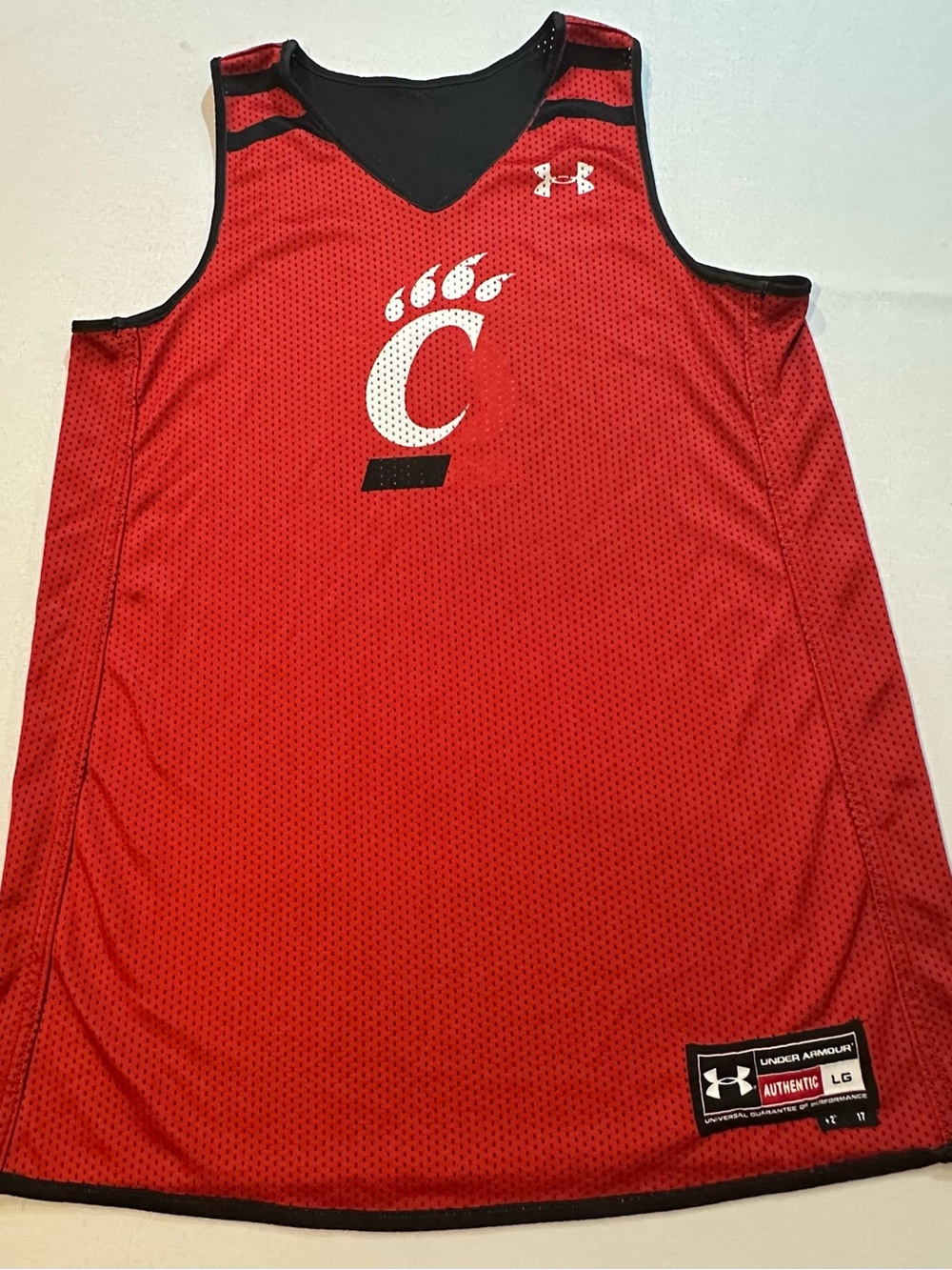 Under Armour Cincinnati Bearcats Reversible Jersey #68 L